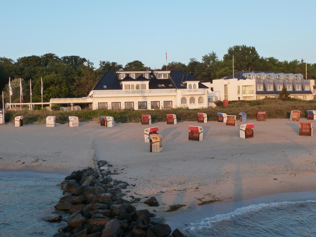 Hotel Seeschloesschen Hohwacht Exterior photo