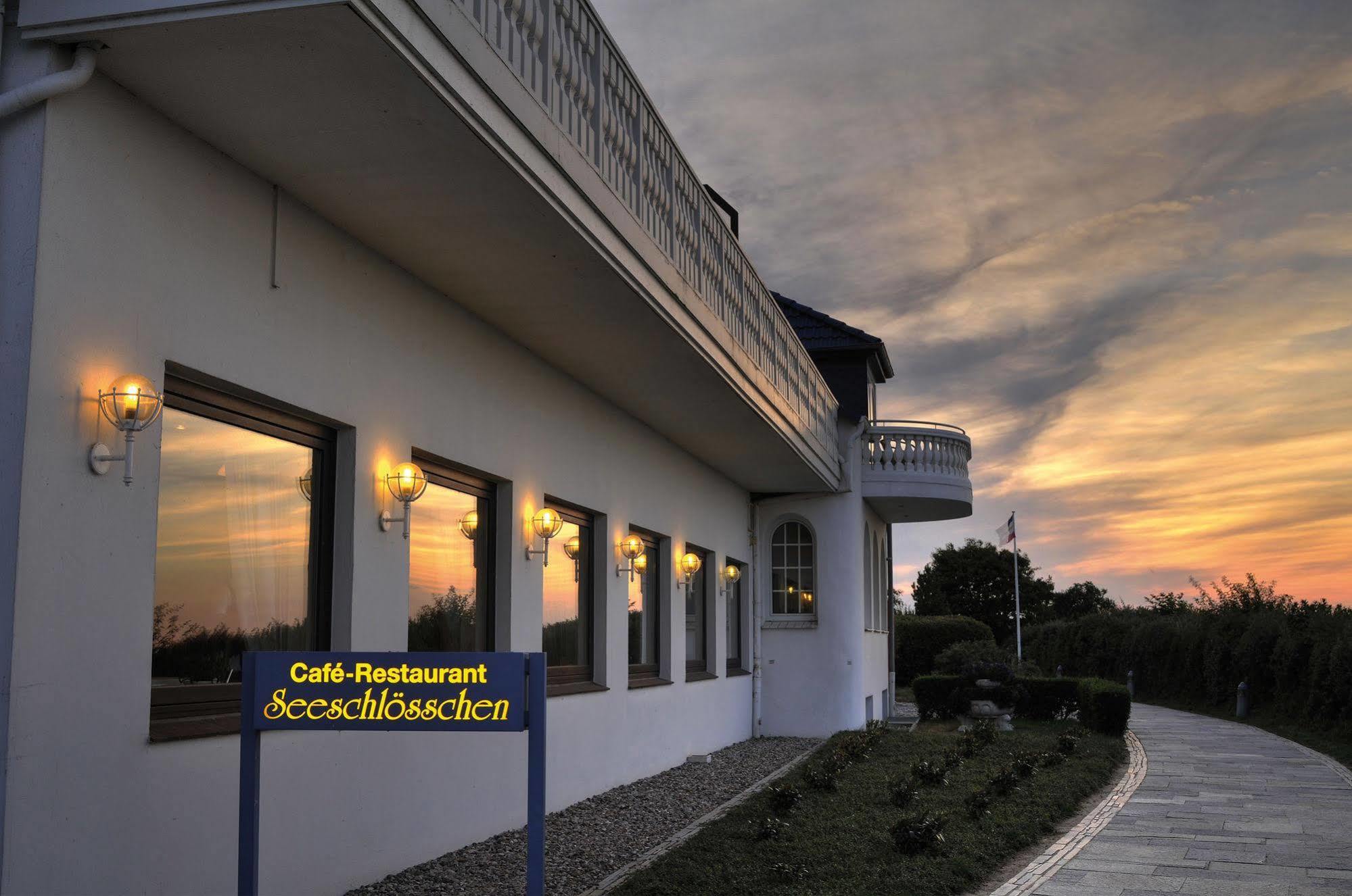 Hotel Seeschloesschen Hohwacht Exterior photo