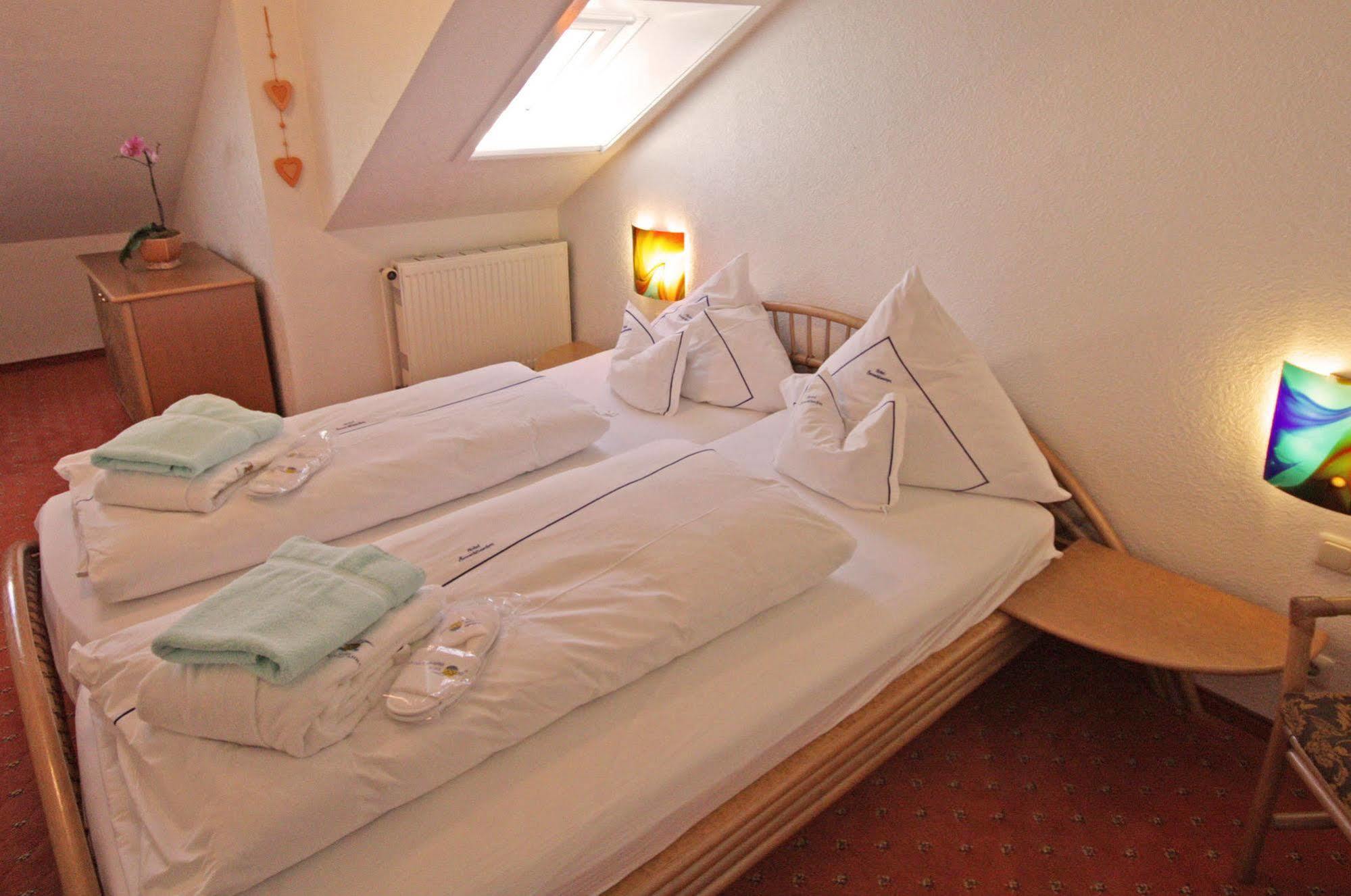 Hotel Seeschloesschen Hohwacht Exterior photo